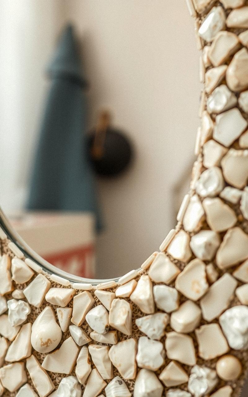 Cadre De Miroir Avec Coquilles D’Œufs Écrasées